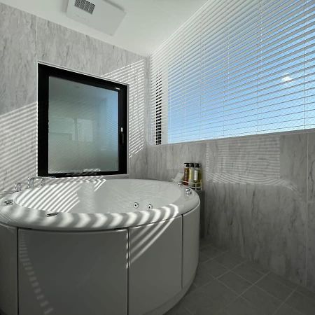 Bhotel Nekoyard - Scenic Penthouse Studio With Jacuzzi & Spacious Terrace Hiroshima Exterior photo